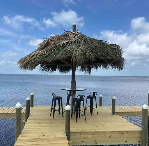 Uncle Tubby's Place On The Bay * Pensacola