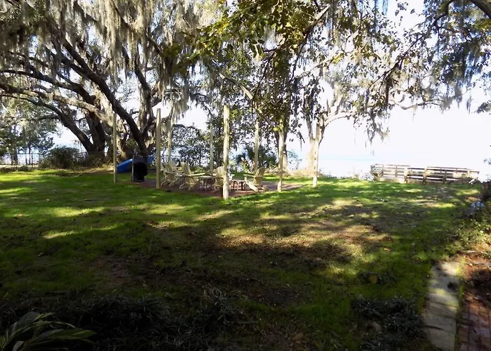 Uncle Tubby's Place On The Bay