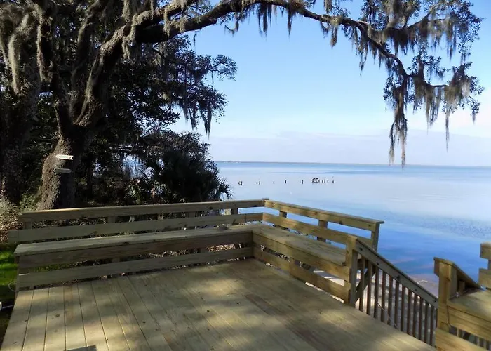 Uncle Tubby's Place On The Bay * Pensacola